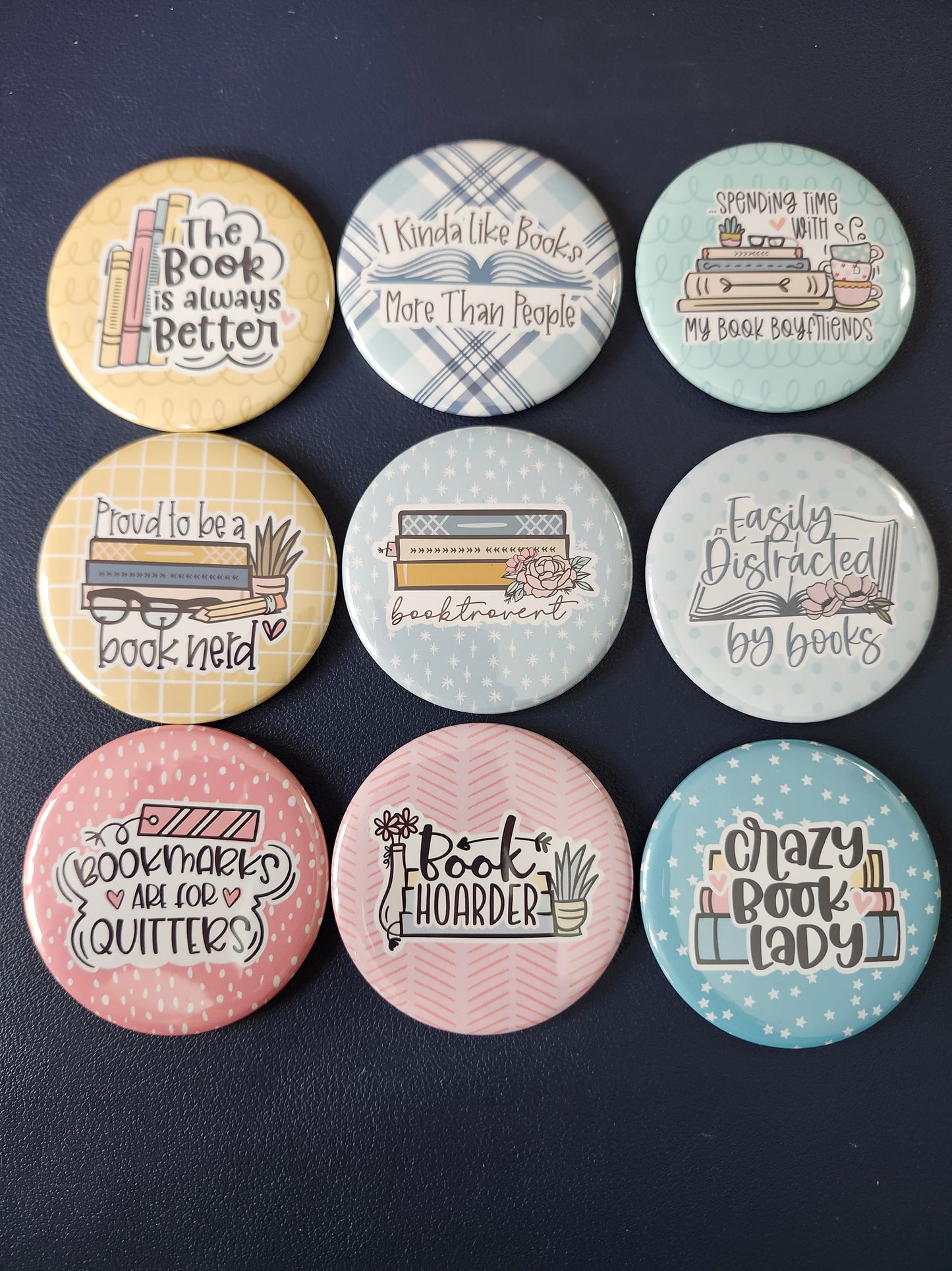 Book Lover Round Magnets
